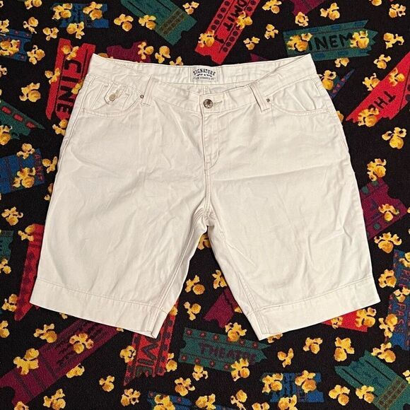 LEVI Signature White Ramie Fabric Blend Shorts / Size 16 Misses - Picture 1 of 7